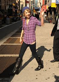Taylor Swift arriving David Letterman Show October 26, 2010 