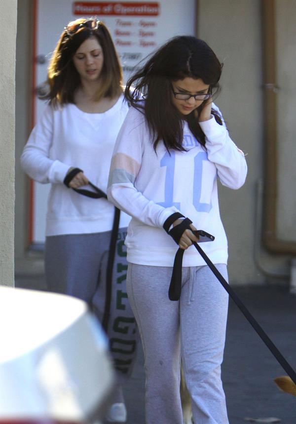 Selena Gomez taking her dogs to a Veterinary Clinic in Encino, November 24, 2012 