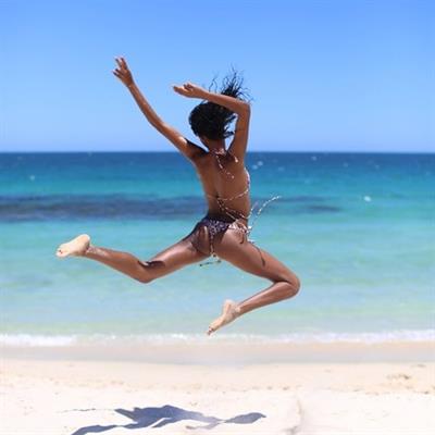 Ariela Oliveira in a bikini - ass