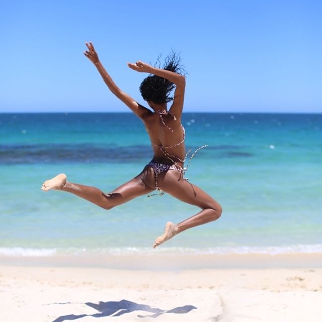 Ariela Oliveira in a bikini - ass