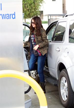 Selena Gomez at a gas station in Los Angeles November 17, 2012 