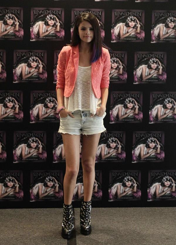 Selena Gomez at the 'We Own the Night' tour photocall in Mexico City on January 26, 2012