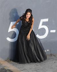 Behind the scenes of Selena Gomez's new video, 'Who Says' 