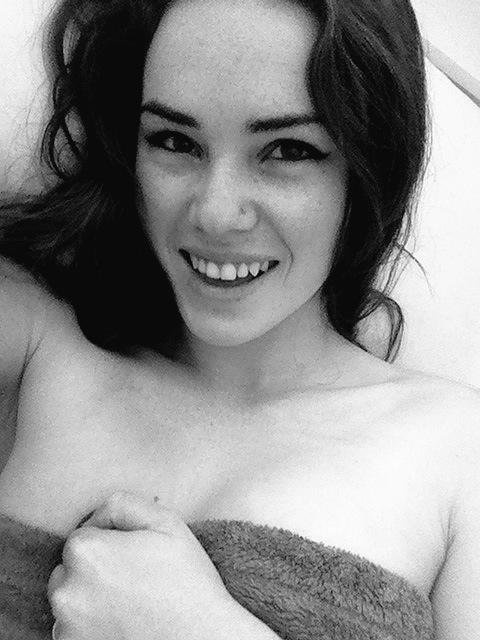 Alexis Young taking a selfie