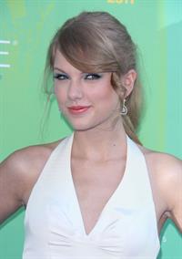 Taylor Swift at the 2011 Teen Choice Awards August 07, 2011 