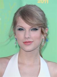 Taylor Swift at the 2011 Teen Choice Awards August 07, 2011 