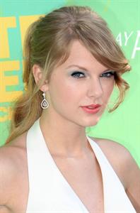 Taylor Swift at the 2011 Teen Choice Awards August 07, 2011 