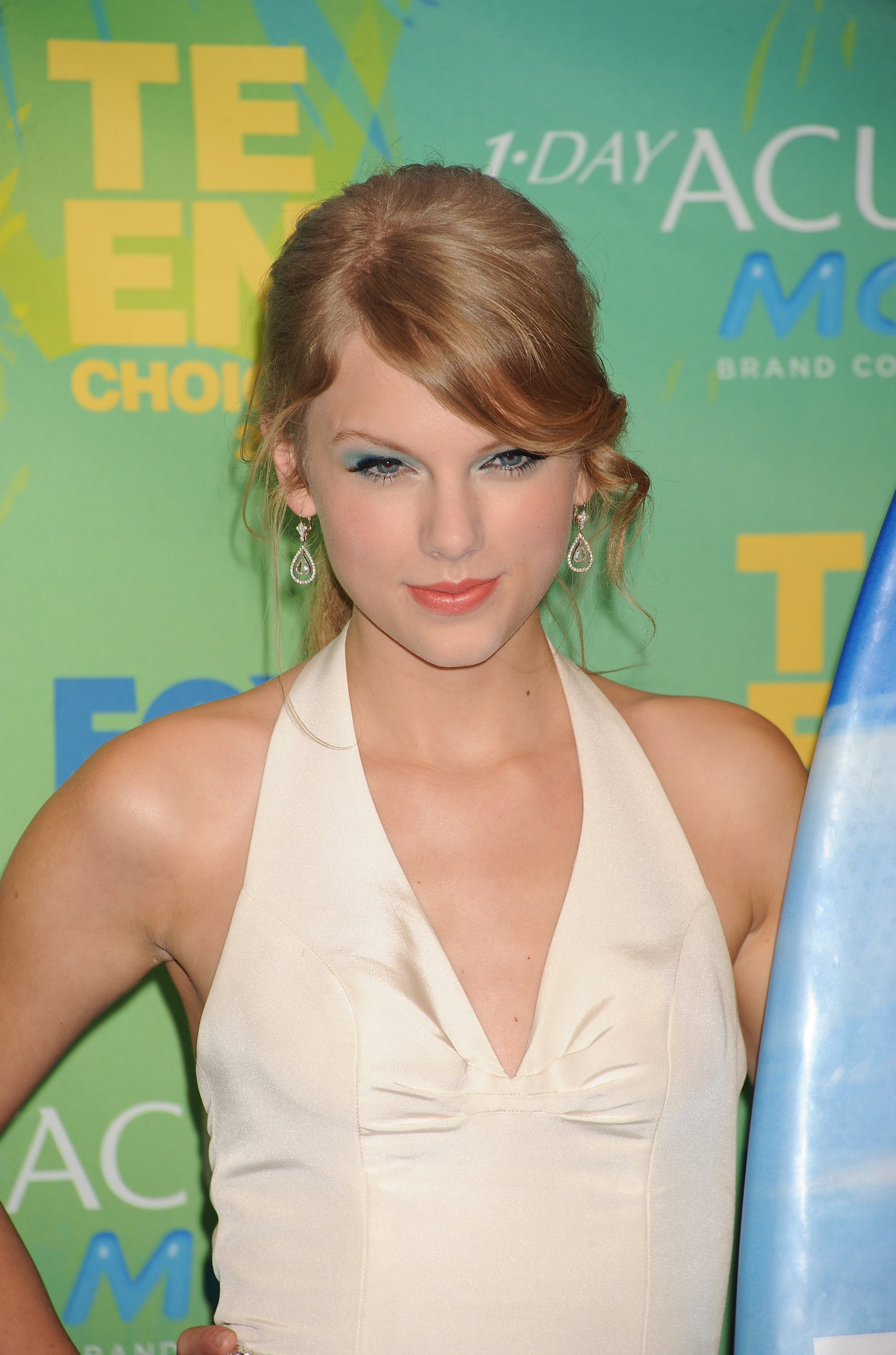 Taylor Swift at the 2011 Teen Choice Awards August 07, 2011 