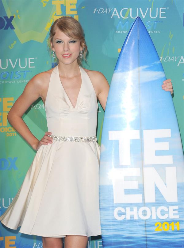 Taylor Swift at the 2011 Teen Choice Awards August 07, 2011 