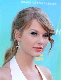 Taylor Swift at the 2011 Teen Choice Awards August 07, 2011 