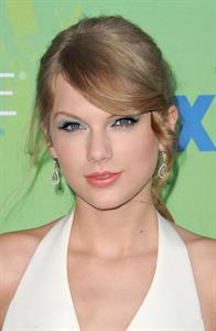 Taylor Swift at the 2011 Teen Choice Awards August 07, 2011 
