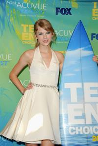 Taylor Swift at the 2011 Teen Choice Awards August 07, 2011 