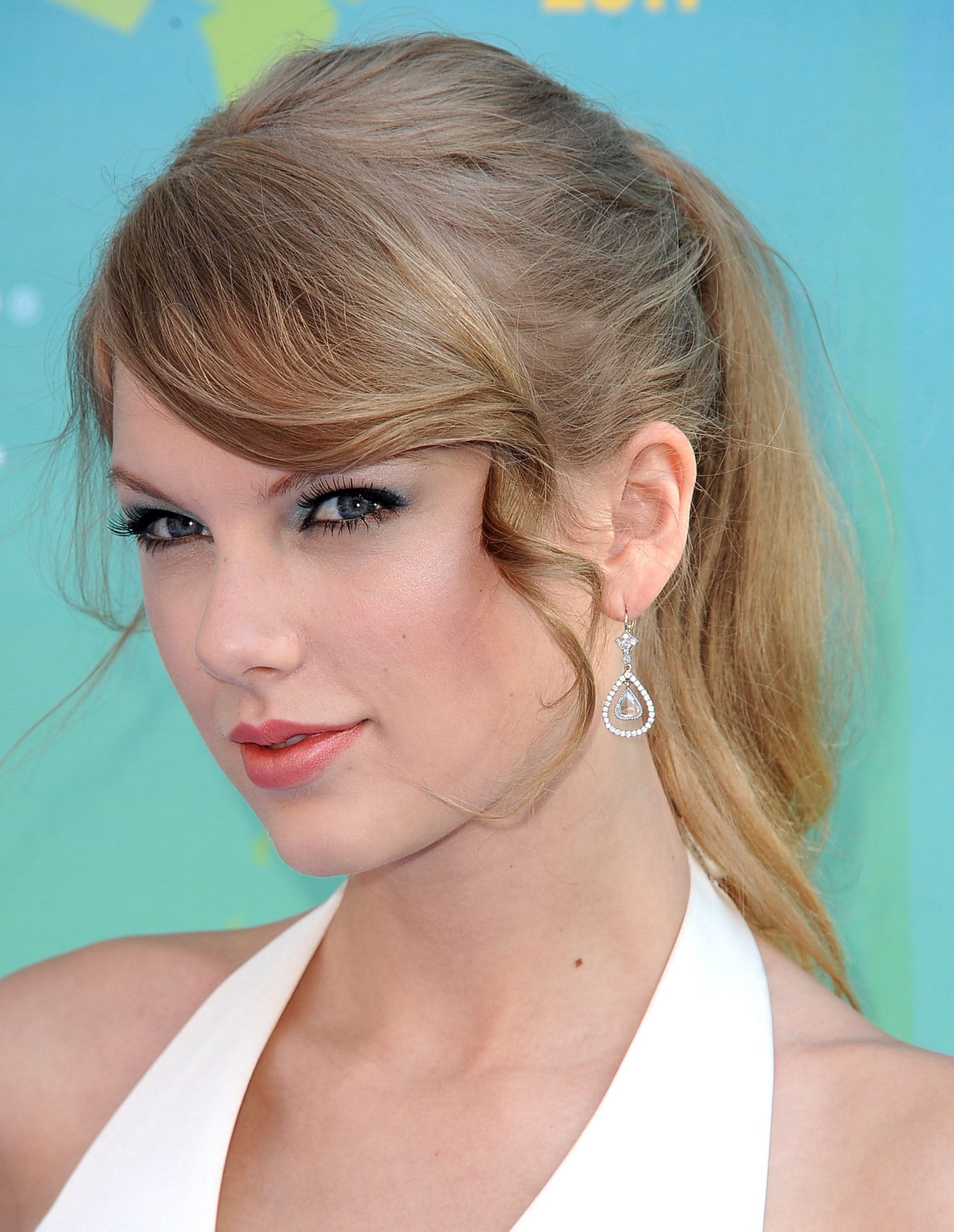 https://img5.hotnessrater.com/237408/TaylorSwift-EatShitMAGAtrash.jpg