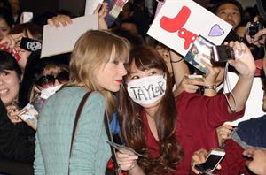 Taylor Swift at Narita International Airport in Tokyo November 21, 2012