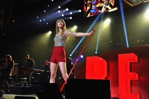 Taylor Swift at the KIIS FM 2012 Jingle Ball concert at Nokia Theatre in Los Angeles - December 1, 2012 