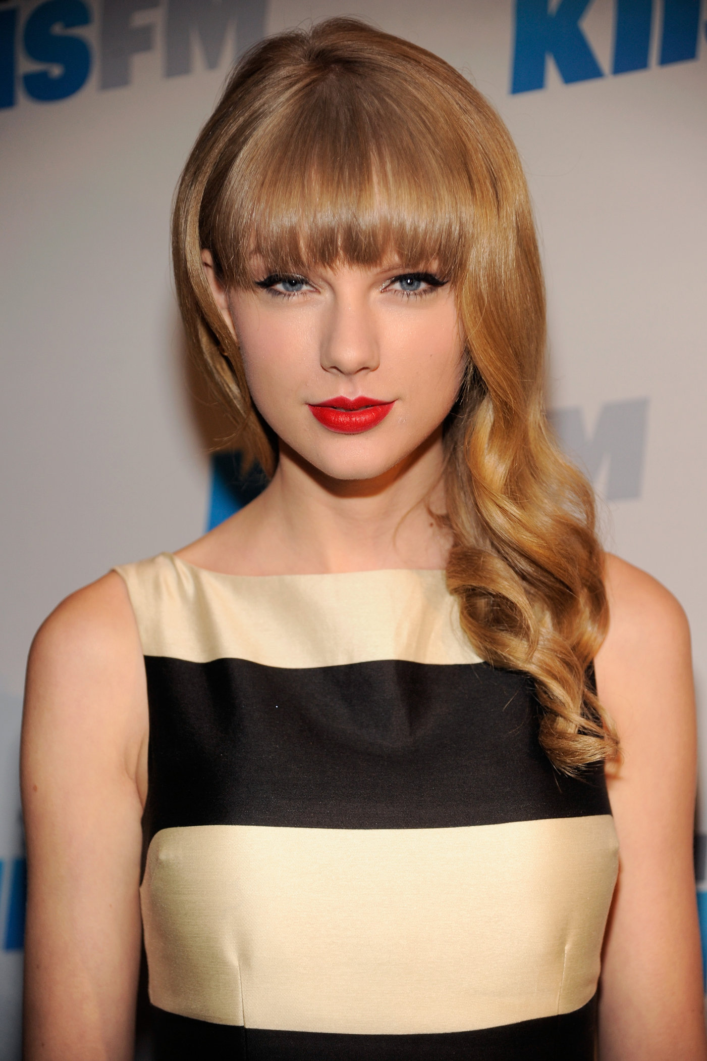 Taylor Swift at the KIIS FM 2012 Jingle Ball concert at Nokia Theatre in Los Angeles - December 1, 2012 