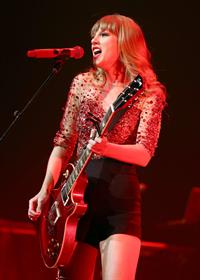 Taylor Swift at the KIIS FM 2012 Jingle Ball concert at Nokia Theatre in Los Angeles - December 1, 2012 