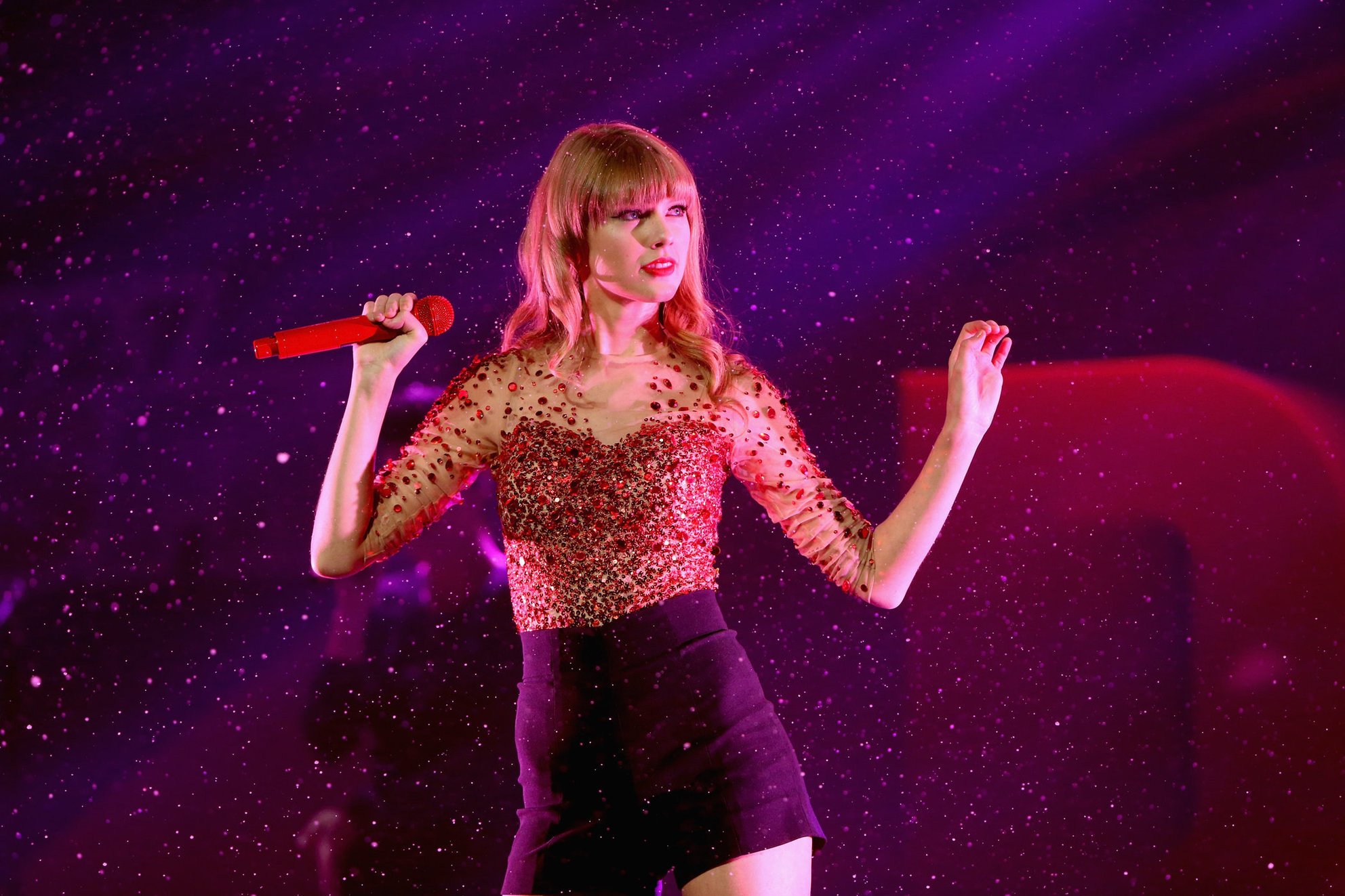 https://img5.hotnessrater.com/237958/TaylorSwift-EatShitMAGAtrash.jpg