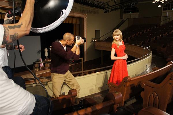 Taylor Swift Nigel Barker photoshoot 2012 