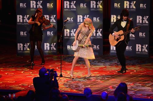 Taylor Swift Ripple of Hope Gala at The New York Marriott Marquis March 12, 2012 