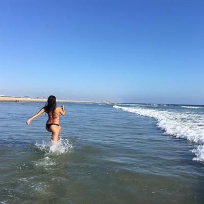 Arley Elizabeth in a bikini - ass