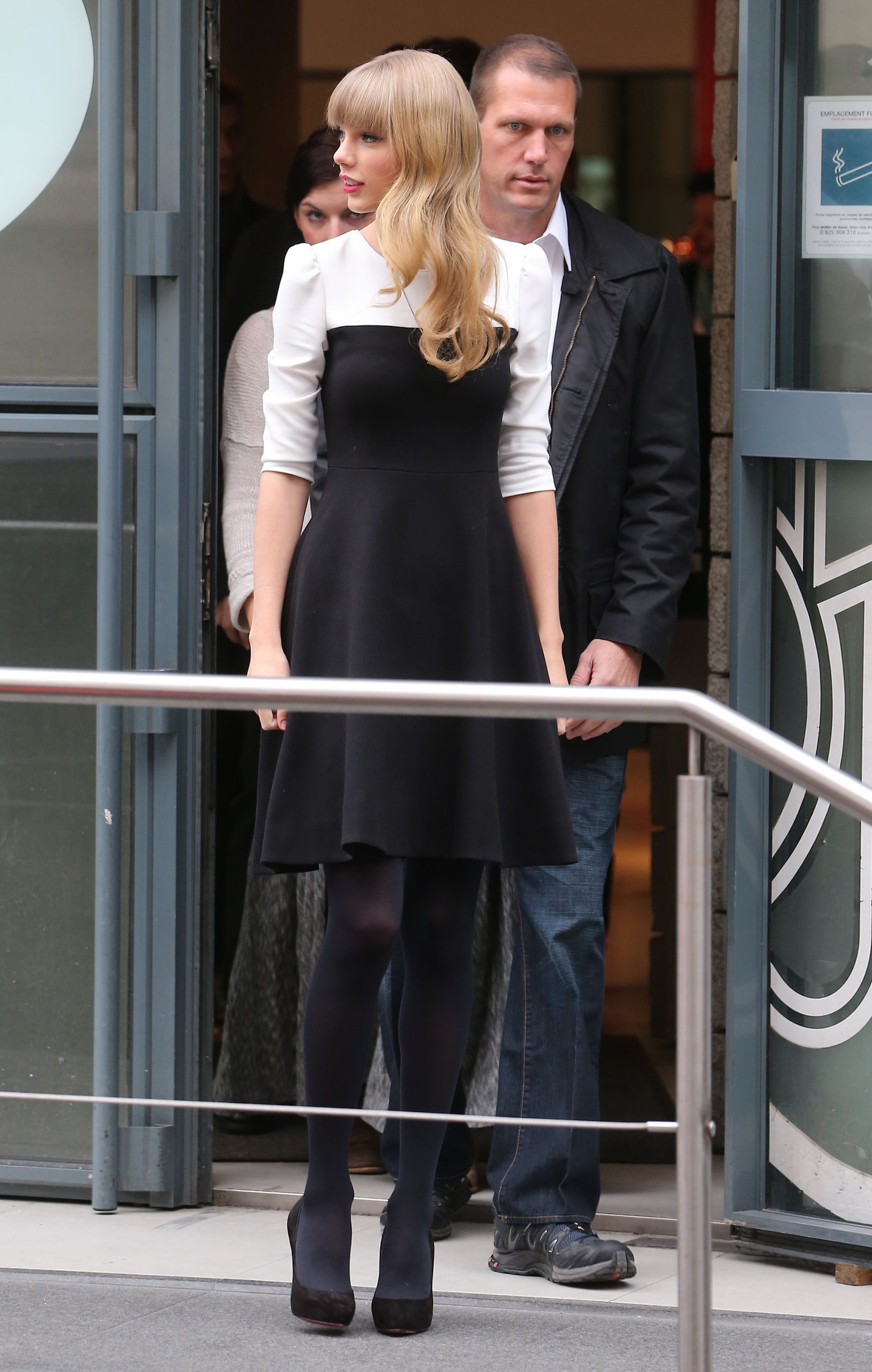 Taylor Swift NRJ radio station in Paris 11/8/12