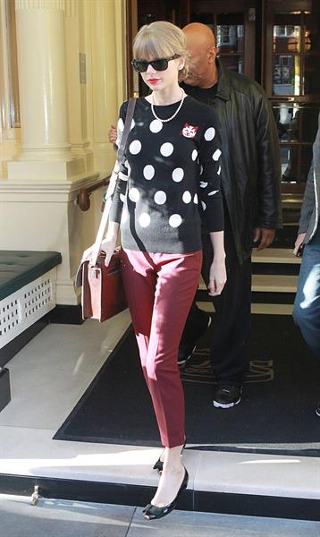Taylor Swift leaving her hotel in London 11/7/12