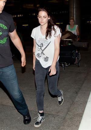 Kristen Stewart – Los Angeles airport arrival 10/4/13  