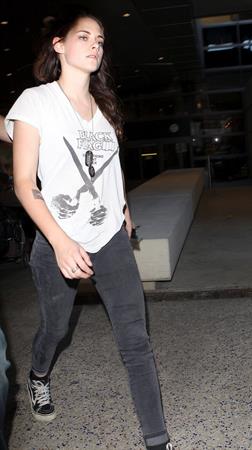 Kristen Stewart – Los Angeles airport arrival 10/4/13  