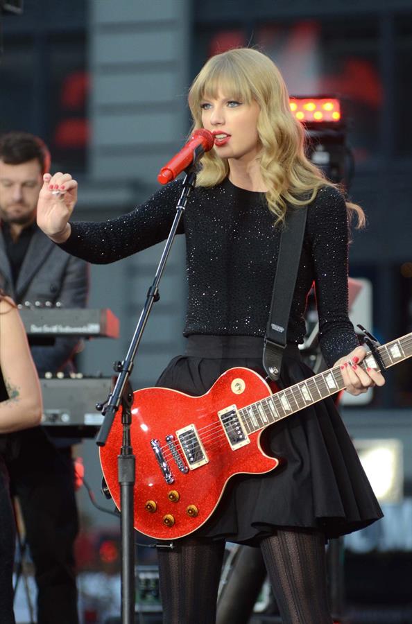 Taylor Swift performs at Good Morning America in New York City October 23, 2012 