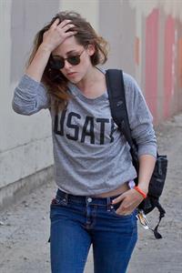 Kristen Stewart walking in Los Angeles - June 13, 2013 