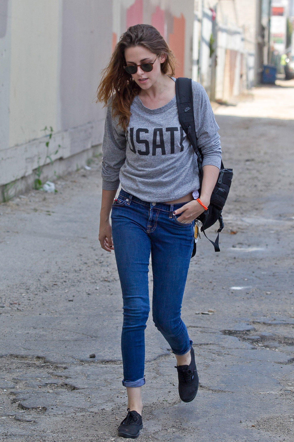 Kristen Stewart walking in Los Angeles - June 13, 2013 