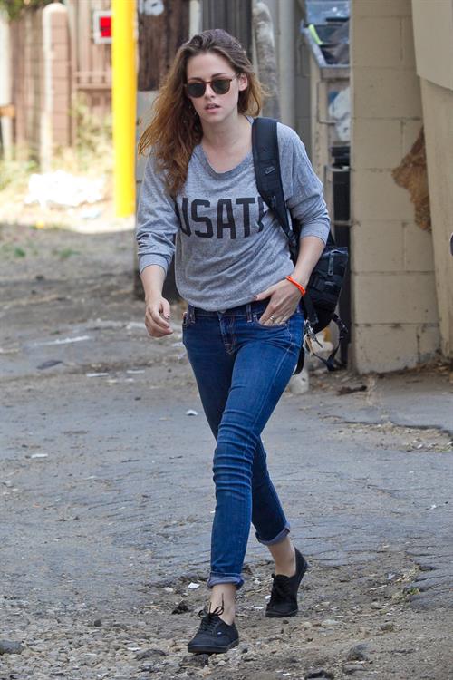 Kristen Stewart walking in Los Angeles - June 13, 2013 
