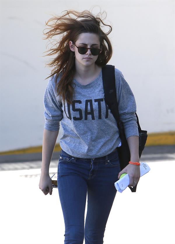 Kristen Stewart walking in Los Angeles - June 13, 2013 