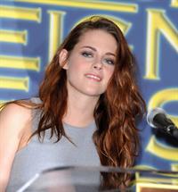Kristen Stewart at Hollywood Foreign Press Association's Cecil B. Demille Award presentation in Beverly Hills 11/1/12