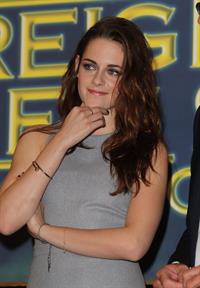 Kristen Stewart at Hollywood Foreign Press Association's Cecil B. Demille Award presentation in Beverly Hills 11/1/12