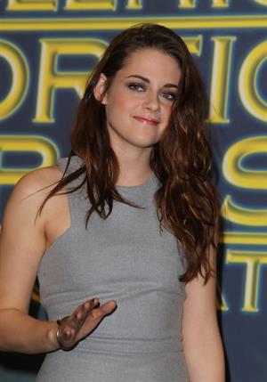 Kristen Stewart at Hollywood Foreign Press Association's Cecil B. Demille Award presentation in Beverly Hills 11/1/12