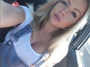 Teya Kaye taking a selfie