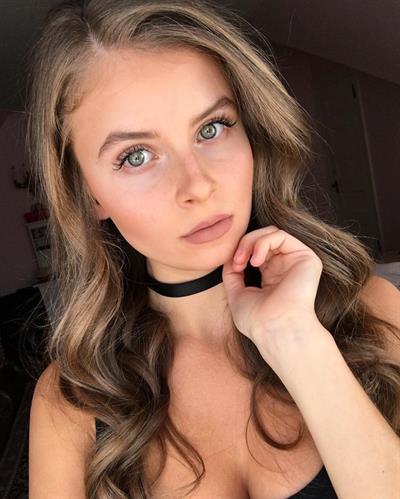 Angelika Nina Melnyk taking a selfie