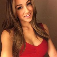 Ana Cheri taking a selfie