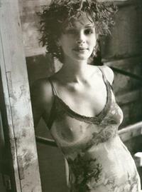 Julia Roberts - breasts