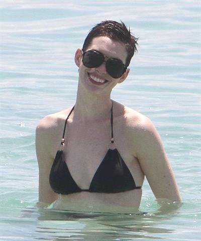 Anne Hathaway on a Beach in Miami 11 05 12 