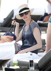 Anne Hathaway on a Beach in Miami 11 05 12 