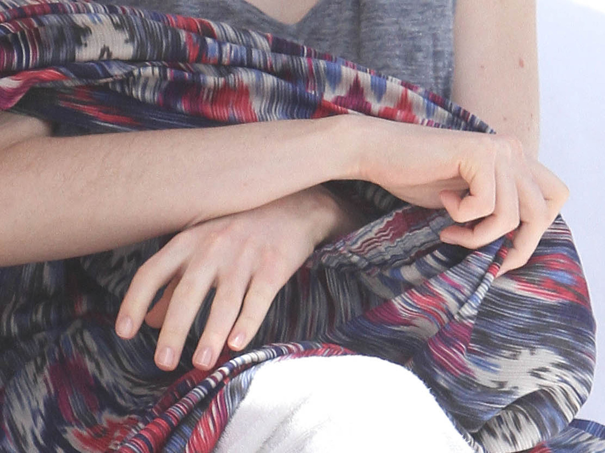 Anne Hathaway on a Beach in Miami 11 05 12 