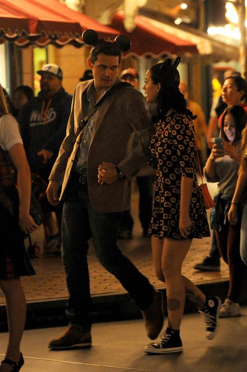 Katy Perry – candids at Disneyland in Anahiem 10/7/13  