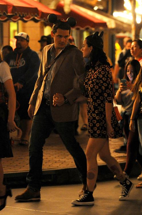 Katy Perry – candids at Disneyland in Anahiem 10/7/13  