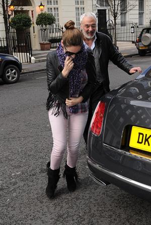 Kelly Brook Arriving home in London - Feb 6, 2013 