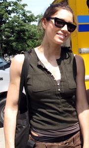 Jessica Biel signing autographs in Los Angelese June 20, 2011