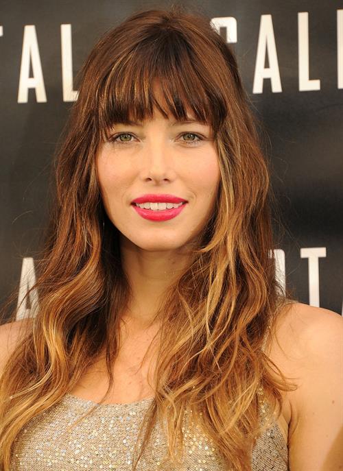 Jessica Biel poses at the Total Recall - Los Angeles Photo Call on July 28, 2012 in Beverly Hills, California