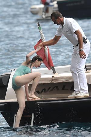 Anne Hathaway on vacation in Italy July 22, 2011 
